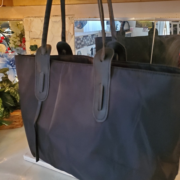 The Unbranded Brand Handbags - Black,fully Lined Tote